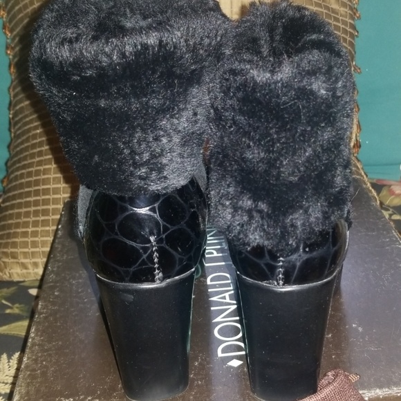 Donald Pliner boots - Picture 2 of 9